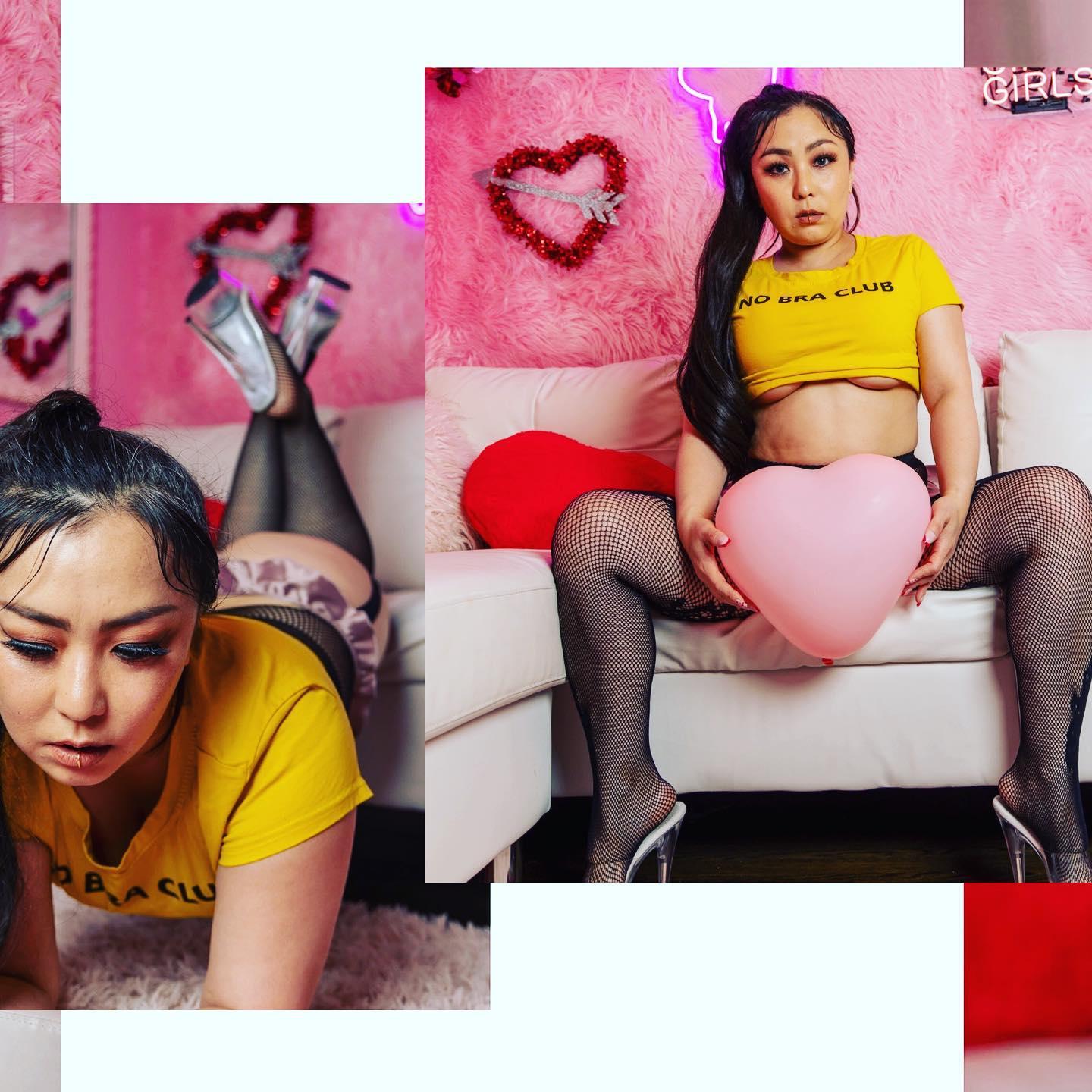 Unleash Your Inner Bad Girl: A Guide To Booking Your First Boudoir Shoot
